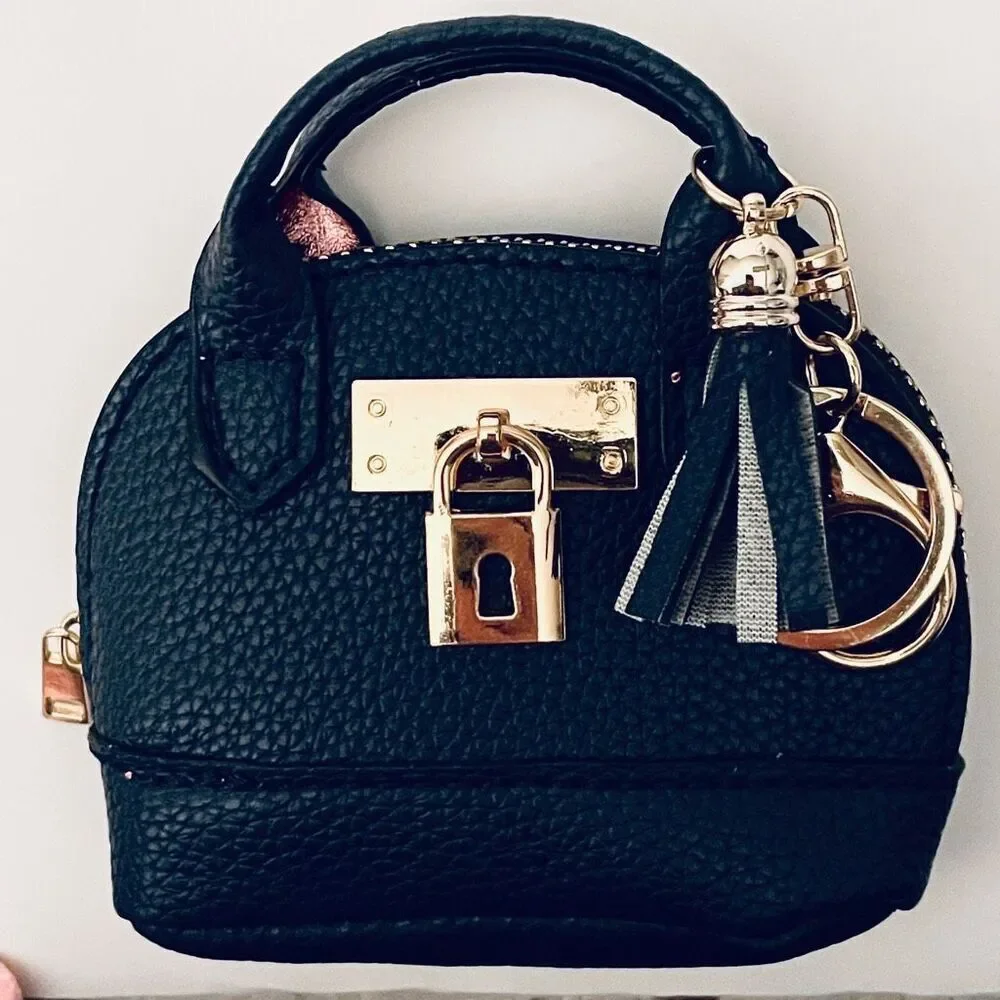 NWT Gorgeous Black Pu Leather Purse Bag Charm Lobster Keyring Keyring Keyholder!